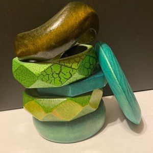 Two sets of green bracelets. 6 in each set!